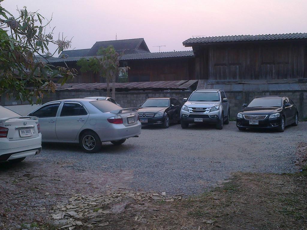 Kwan Phayao Lake House Exterior photo