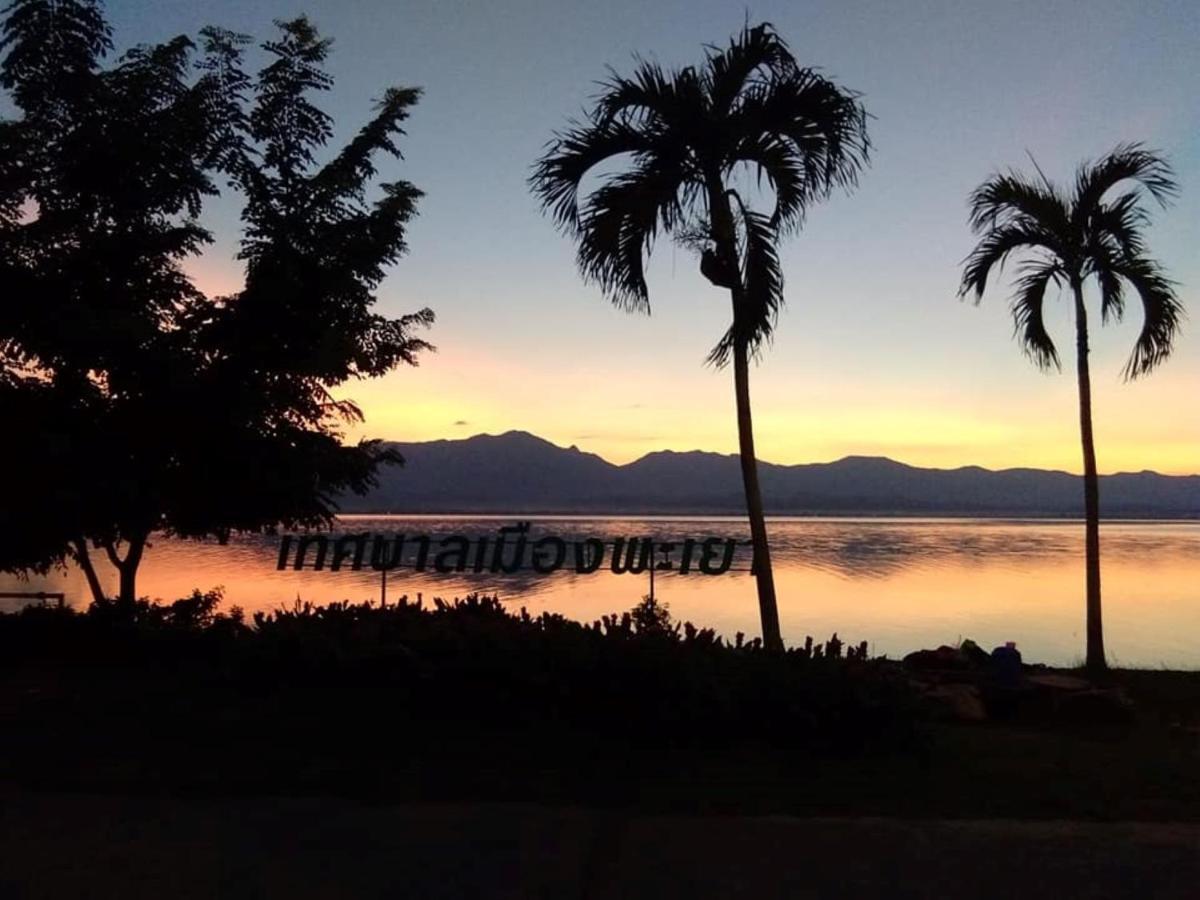 Kwan Phayao Lake House Exterior photo
