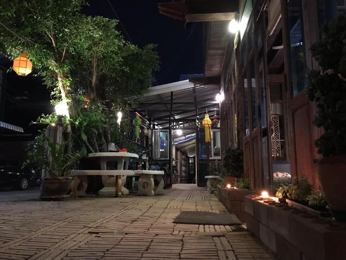 Kwan Phayao Lake House Exterior photo